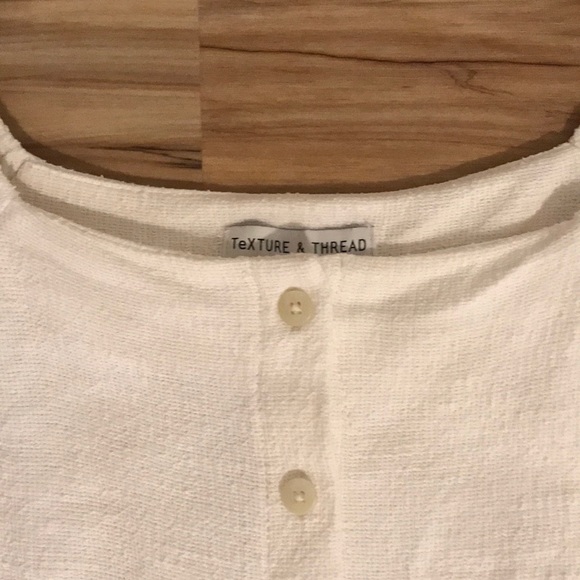 Texture & Thread Button Front Top - Picture 5 of 6